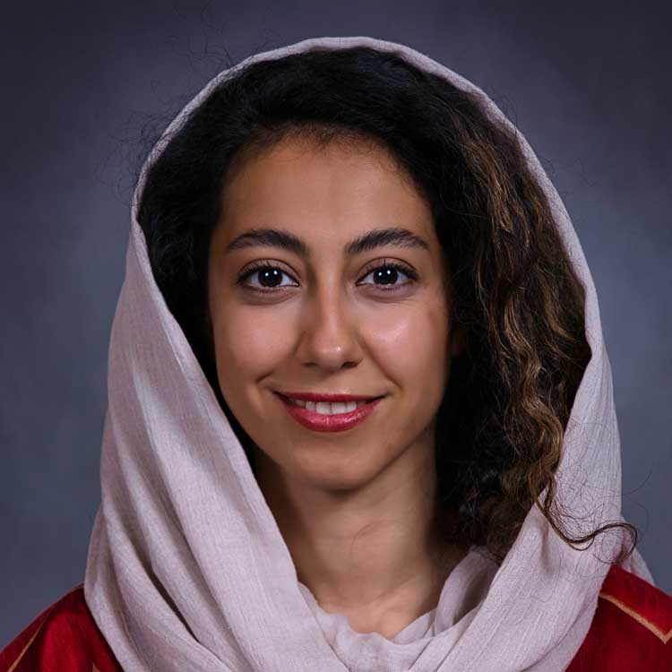 نیلوفر اقبال